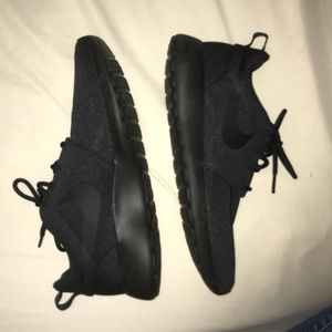 Nike shoes size 7 women’s